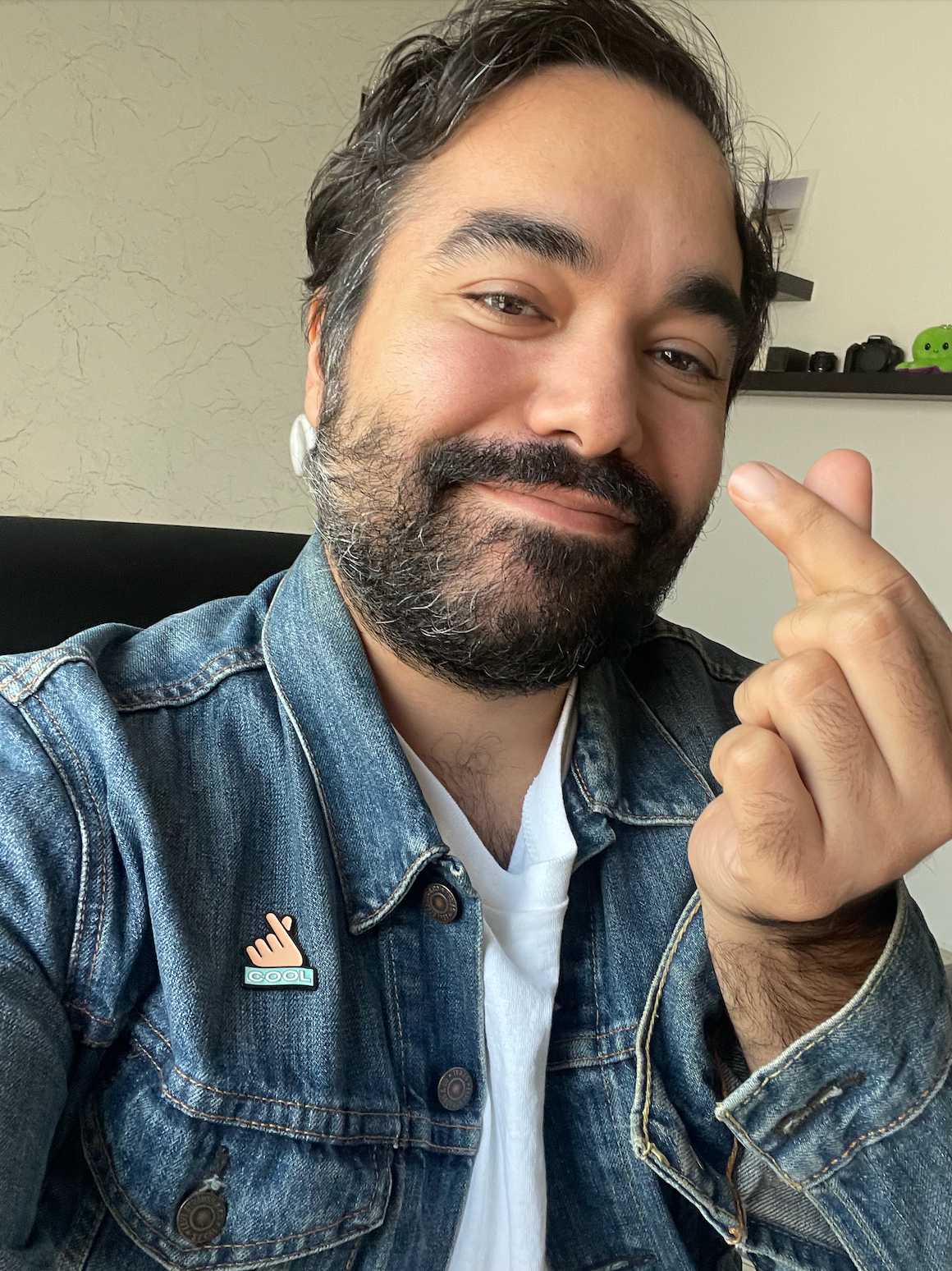 PIN Manita Corazón Coreano